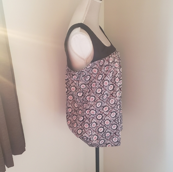 Silky Floral Reitmans Tank Top - Picture 3 of 9